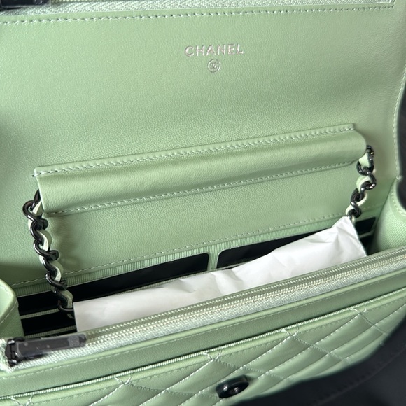 CHANEL CAVIAR QUILTED WALLET ON CHAIN (WOC) - Picture 5 of 7